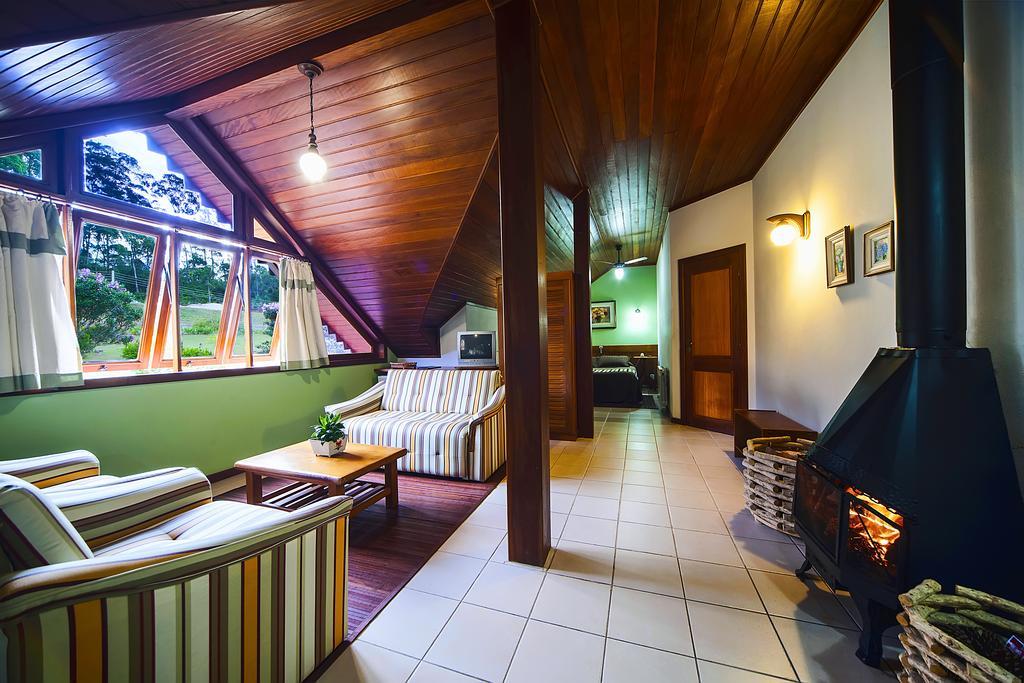 Hotel Pousada Dos Pinhos à Pedra Azul  Extérieur photo