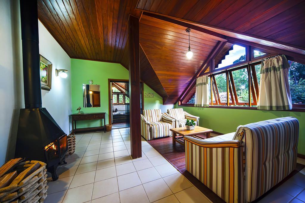 Hotel Pousada Dos Pinhos à Pedra Azul  Extérieur photo